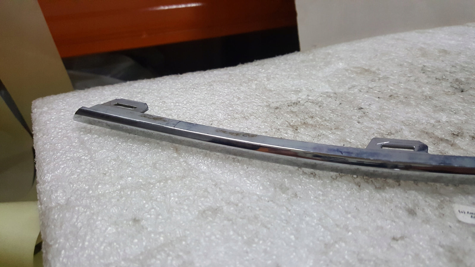 Listwa chrom zderzaka lewy tył VW PASSAT (B8) 3G0853841 demontaż