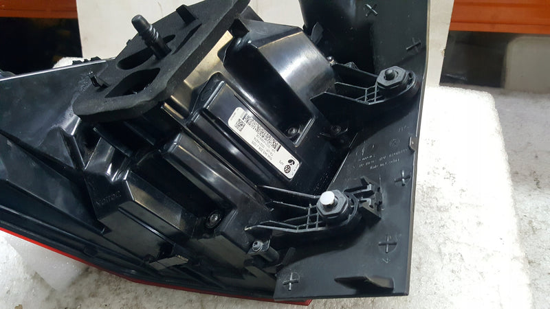 VW TIGUAN II LIFT LAMPA PRAWA TYŁ IQ LIGHT 5NA945208 J ORYGINAŁ