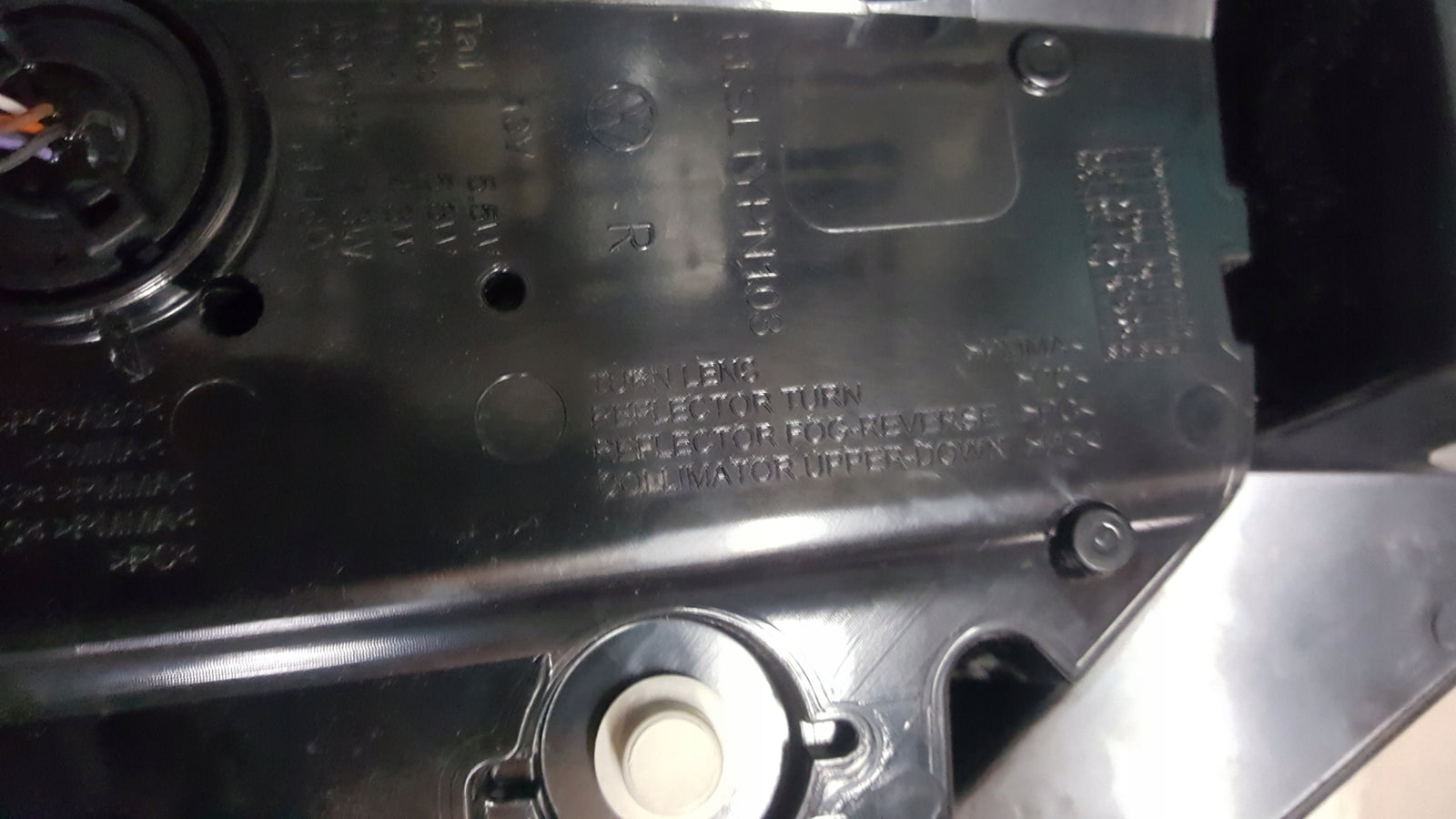 Lampa LED prawy tył VW T6.1 MULTIVAN TRANSPORTER 7LA945208B demontaż