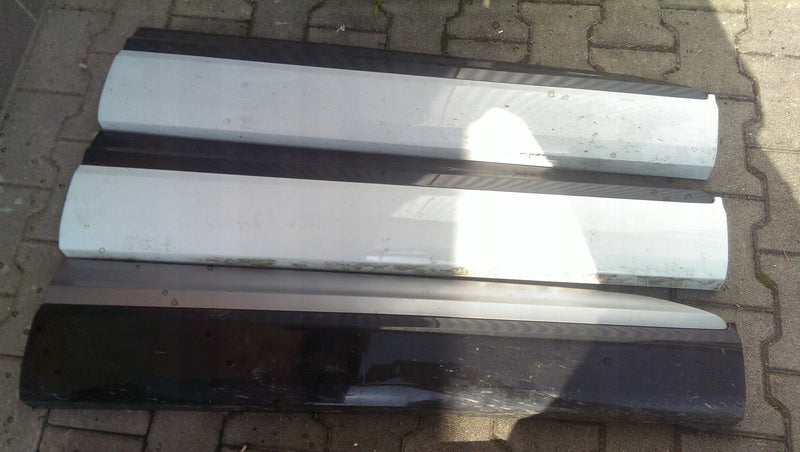 Listwa drzwi prawy przód AUDI Q7 4M0853960B