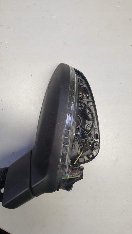 Pr Lusterko zewnętrzne AUDI A4 B9 8W1857410L 14pin