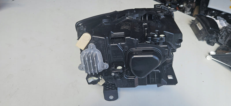 Le reflektor Ful LED AUDI Q2 81A941011C 2023r IDEAŁ