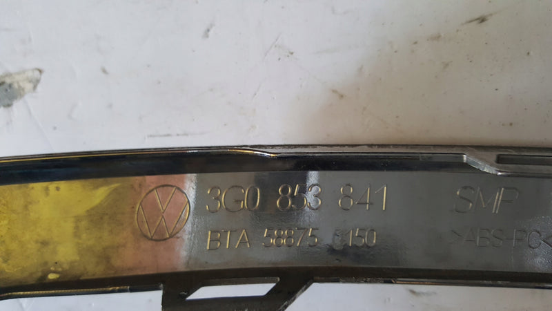 Listwa chrom zderzaka lewy tył VW PASSAT (B8) 3G0853841 demontaż
