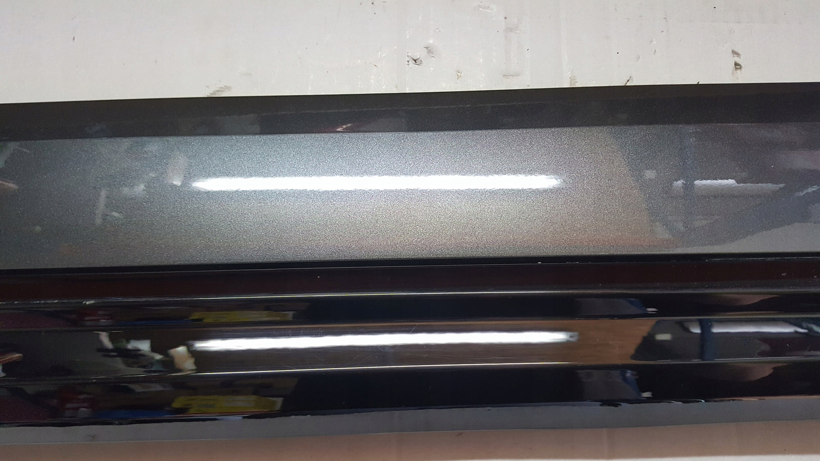 Listwa drzwi prawy przód AUDI Q5 80A853960A demontaż