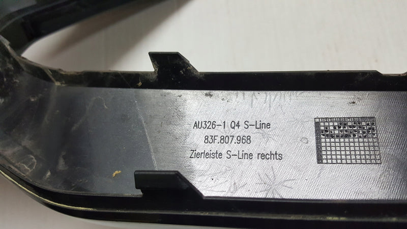 Listwa zderzaka tylnego prawa strona AUDI Q3 S-LINE 83F807968 demontaż