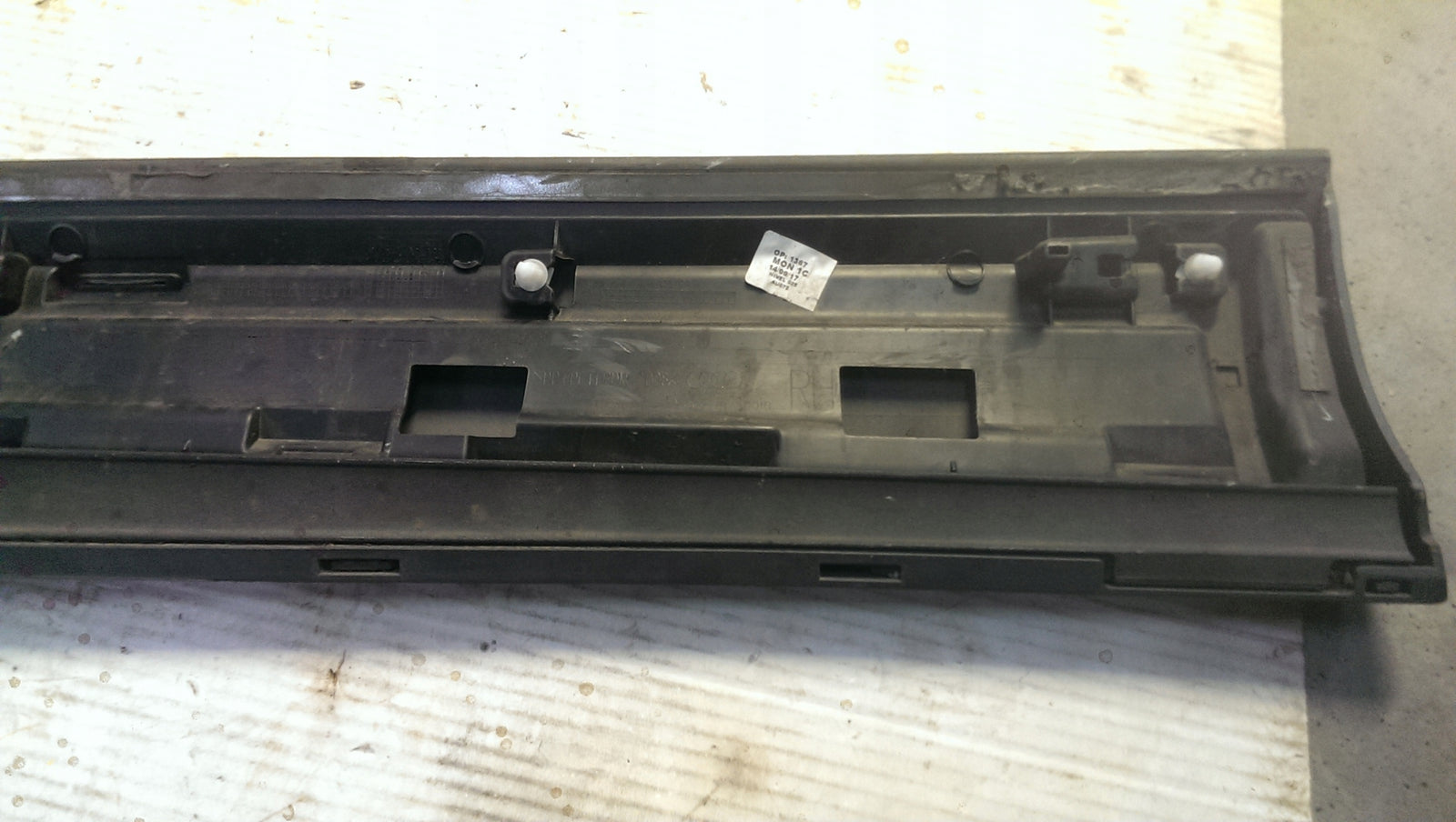 Listwa drzwi prawy przód AUDI Q3 8U0853960G