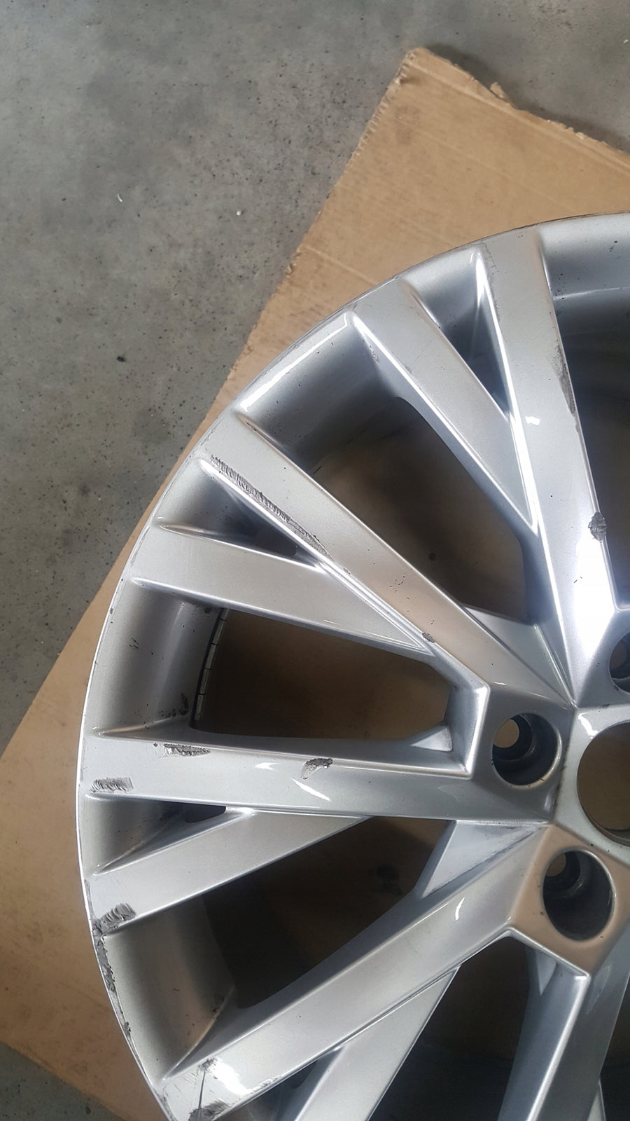 SKODA SUPERB III 8x18 ET44 5x112 3V0601025AN 3V0601025CD