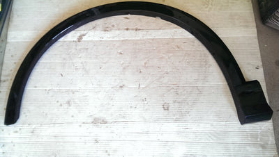 Listwa błotnika lewy przód AUDI Q2 81A853717A