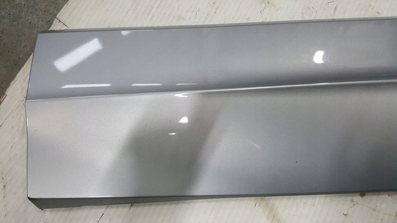 Listwa drzwi lewy przód VW TOUAREG III 760854939D demontaż
