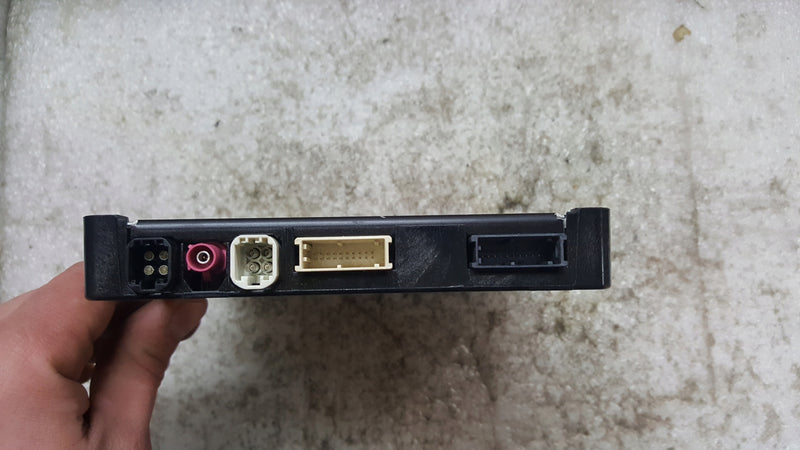 Sterownik moduł SOS-- AUDI A4 (B9) A5 RS4 RS5 4KE035282C demontaż
