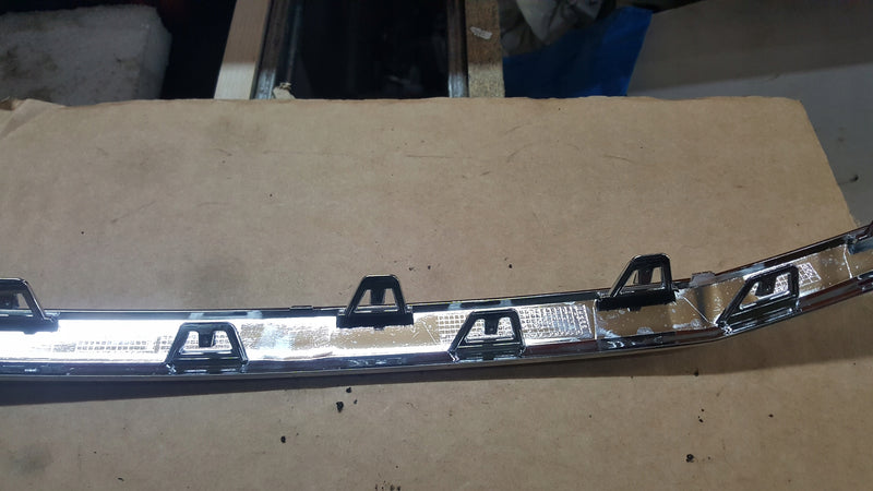 LISTWA CHROM ATRAPY GRILA LEWA VW T6 MULTIVAN 7LA853763
