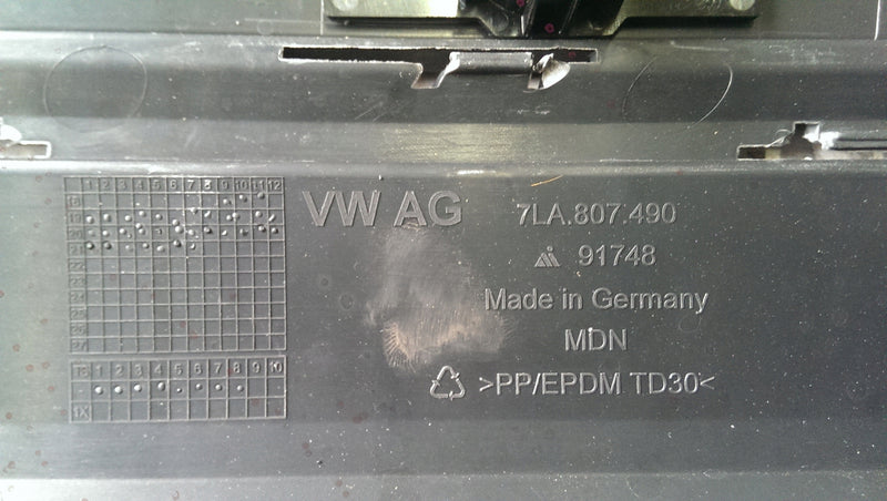 Kratka zderzaka prawy przód VW T6.1 7LA807490