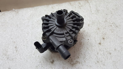 Pompa powietrza VW AUDI 04E906703A demontaż