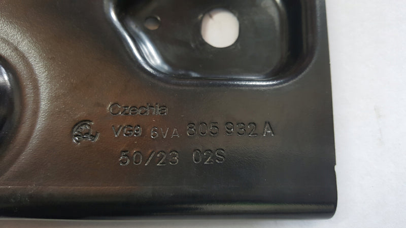 Wspornik mocowanie pasa prawy przód SKODA FABIA 6VA805932A