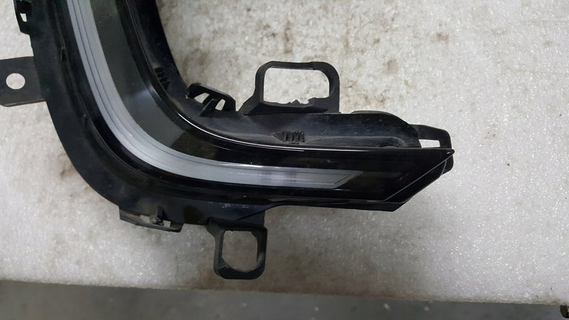 Prawy halogen LED- DRL-- VW E-UP! lift 12E941056E demontaż