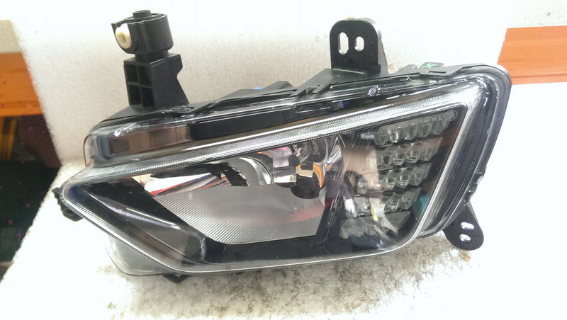 Prawy halogen LED DRL VW POLO 6 2G0941662 demontaż