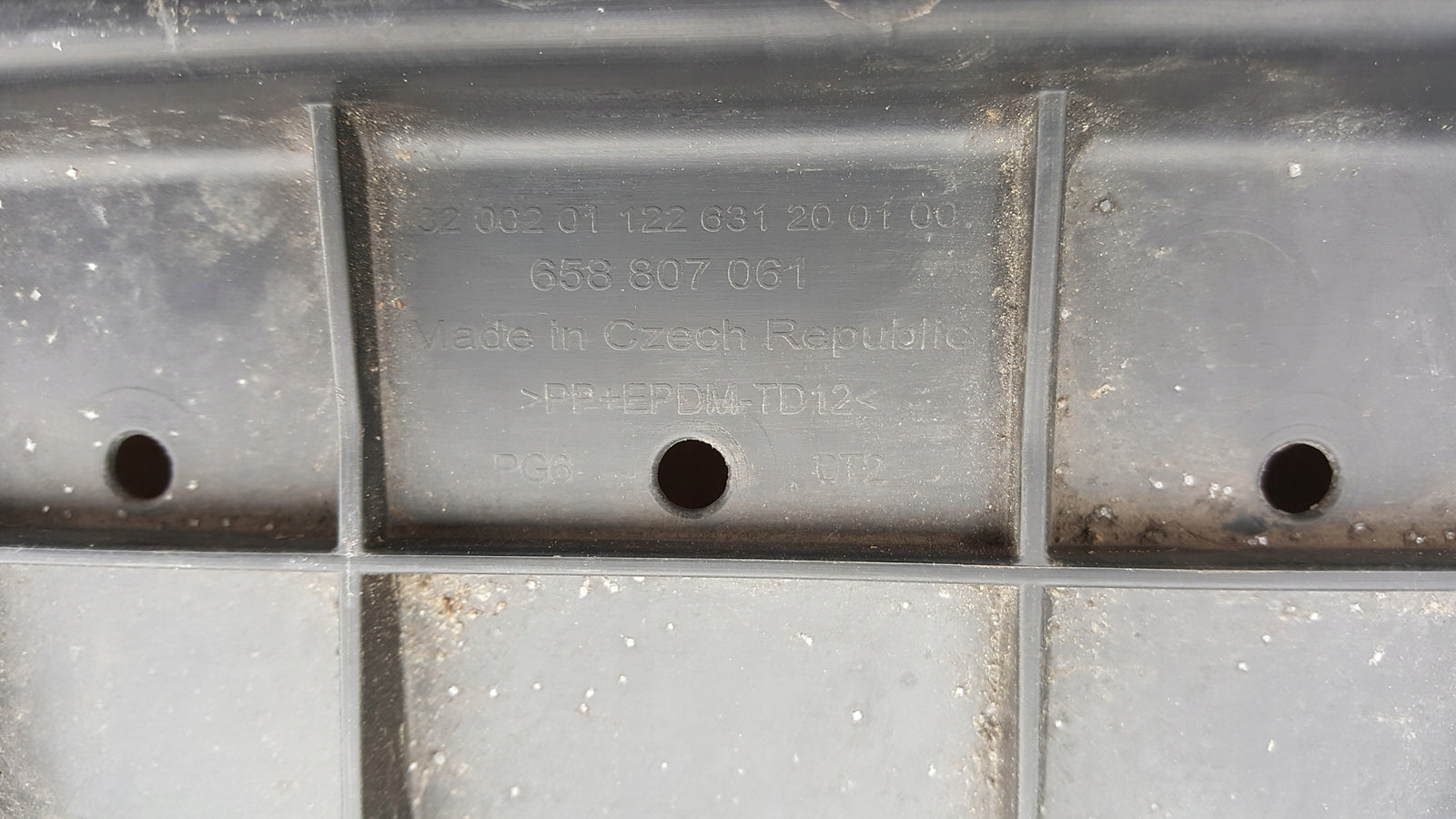SPOILER DOLNY ZDERZAKA PRZÓD SKODA KAMIQ 658807733A Z OSŁONĄ 658807061
