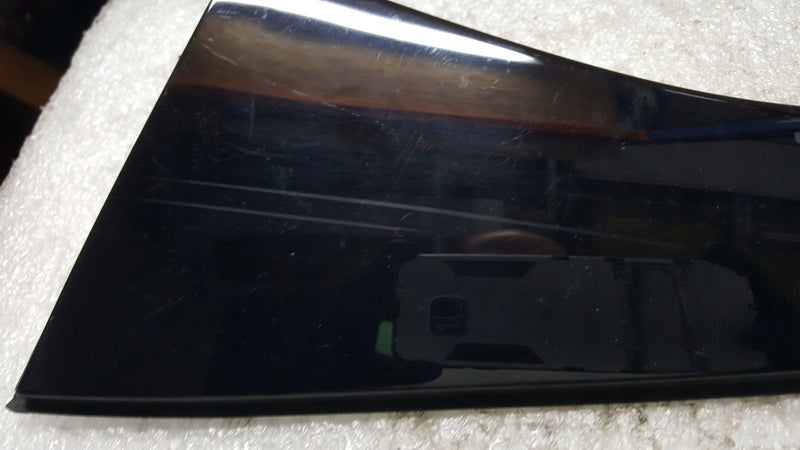 Listwy klapy bagażnika lewa+prawa strona M-B W205 A2067900400 A2067900300