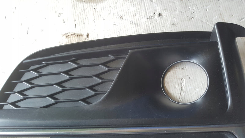Kratka zderzaka przedniego lewa strona AUDI A5 S-LINE 8W6807681G demontaż