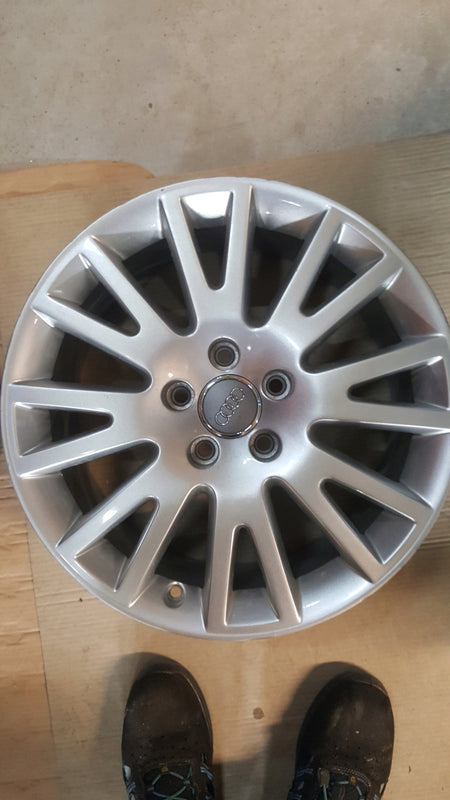 2x Felga aluminiowa 17 CALI AUDI A6 C6 7X17 ET42 5X112 4F0601025AC