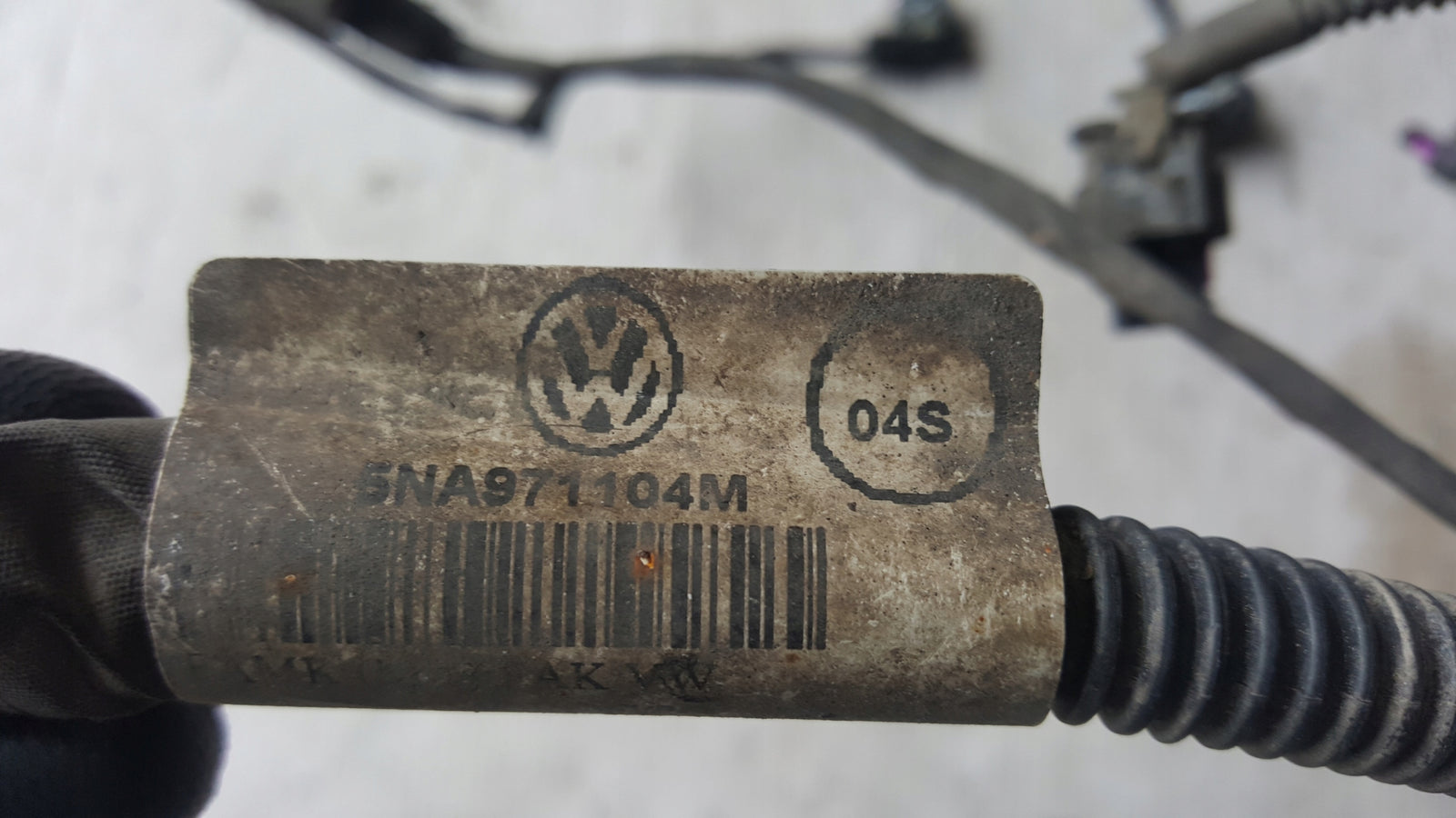 Instalacja czujników PDC zderzaka tylnego VW TIGUAN 5NA971104M demontaż