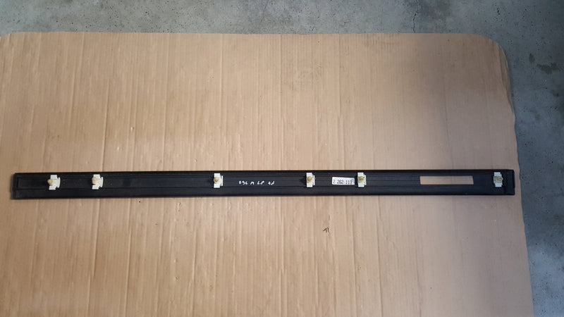 LISTWA DRZWI M-PAKIET LEWY PRZÓD BMW E36 51132262113