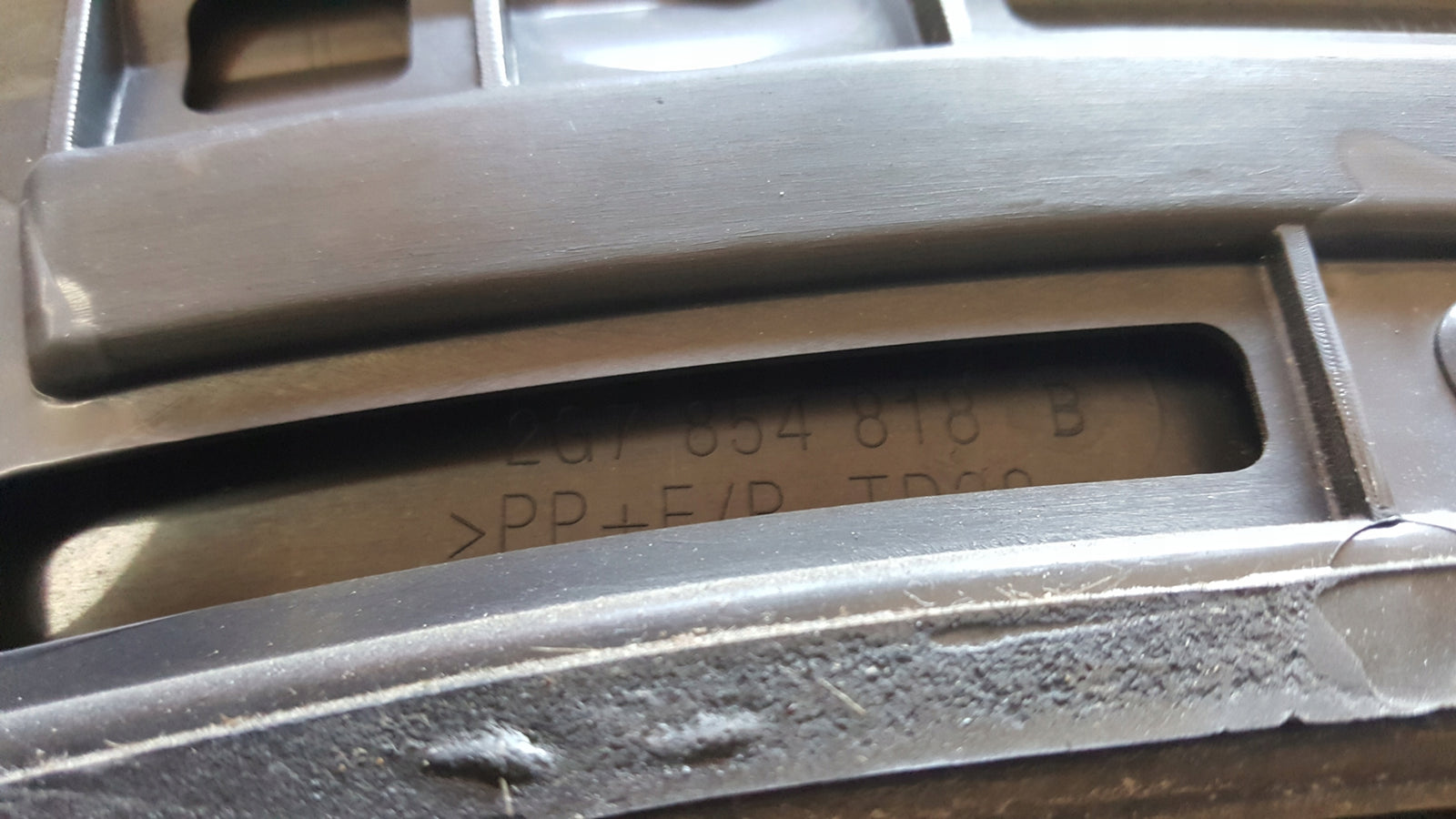 2G7854818B SIERP LISTWA NAKŁADKA BŁOTNIKA PRAWY TYŁ VW TAIGO 2023+