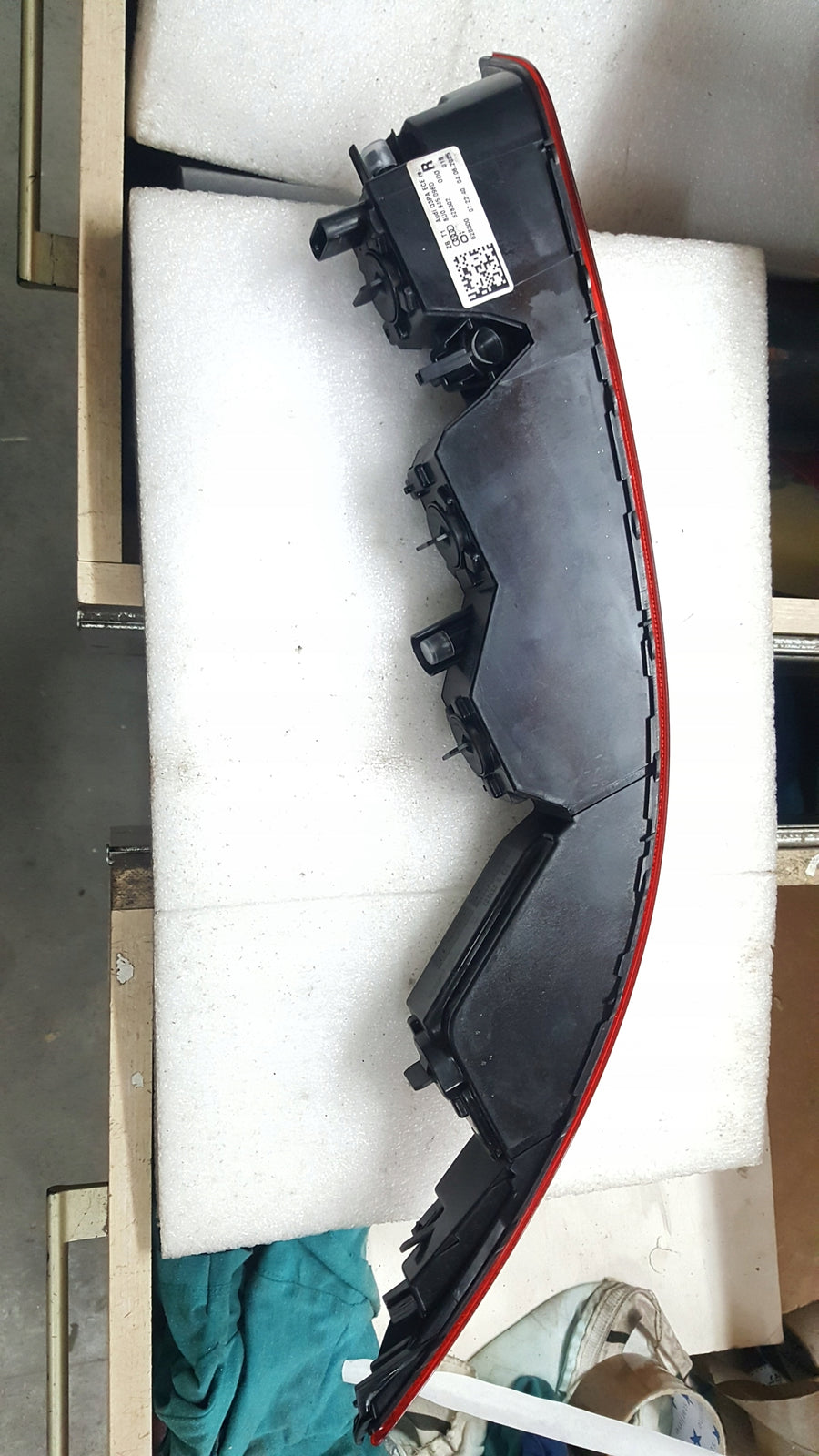 AUDI Q3 8U LIFT LAMPA W ZDERZAK PRAWA TYŁ TYLNA 8U0945096D