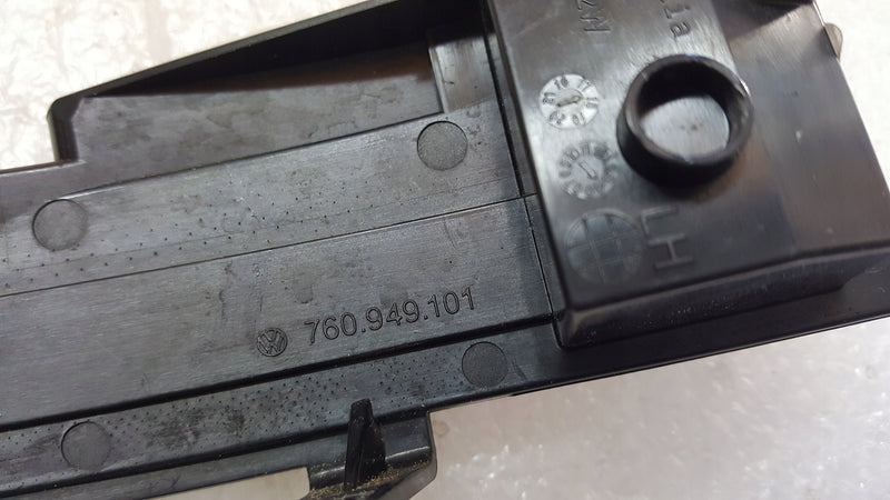 Lewy kierunkowskaz lusterka VW TOUAREG 760949101