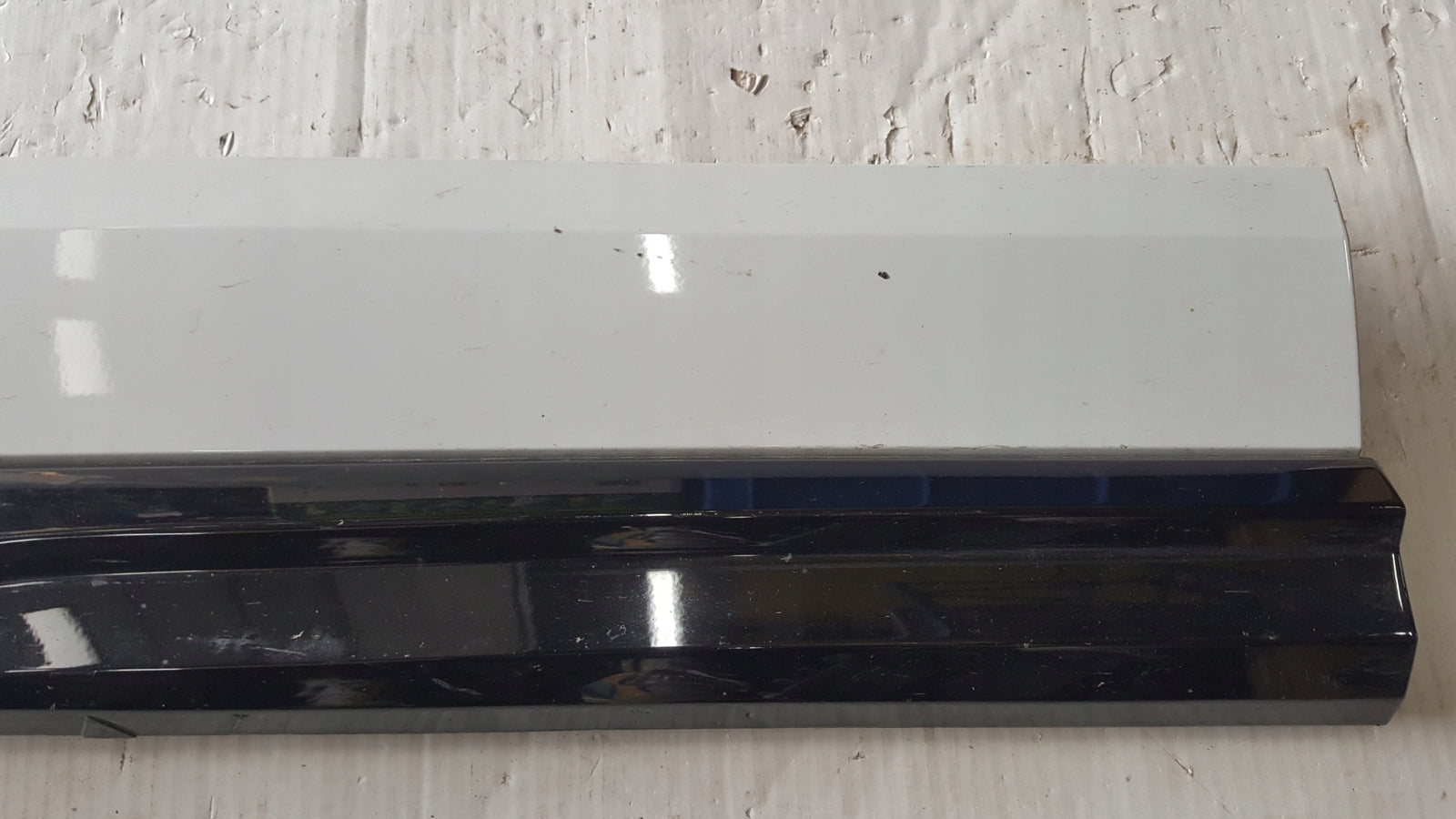 Listwa drzwi prawy tył AUDI Q5 80A853970A demontaż