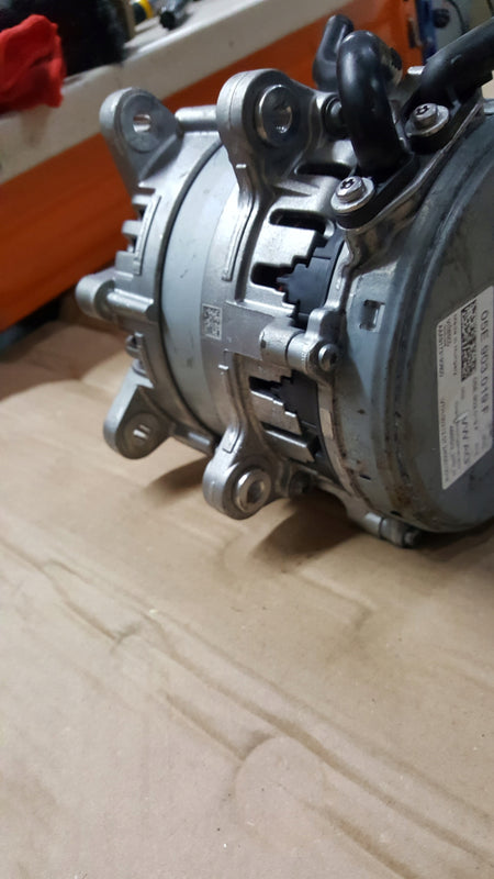 Alternator rozrusznik VW AUDI SEAT/CUPRA SKODA 05E903019F demontaż