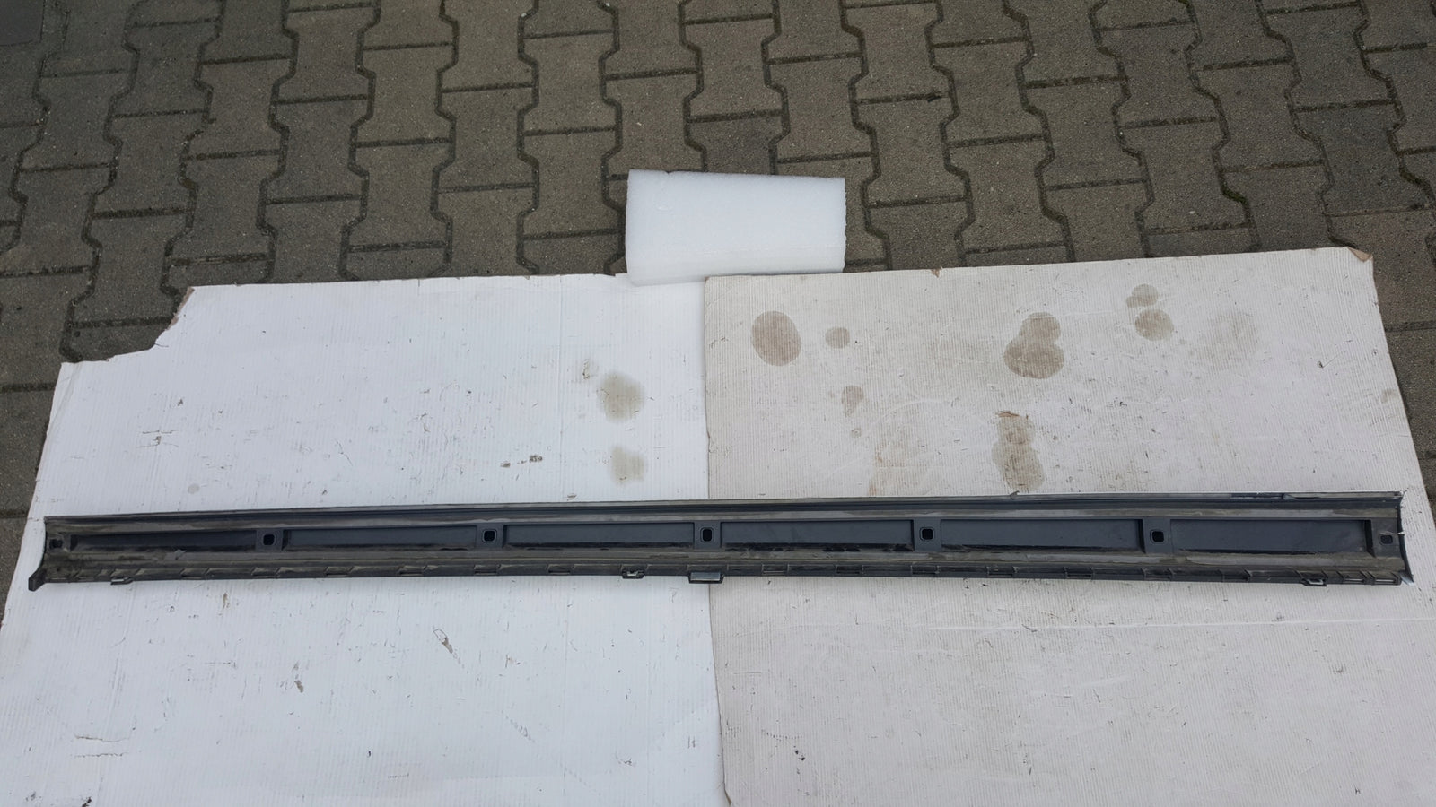 Listwa progowa prawa strona AUDI A3 cabrio 8V7853860