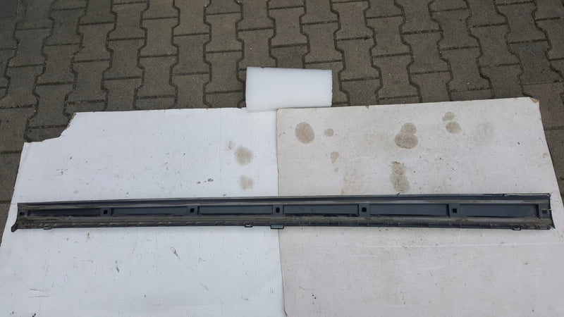 Listwa progowa prawa strona AUDI A3 cabrio 8V7853860