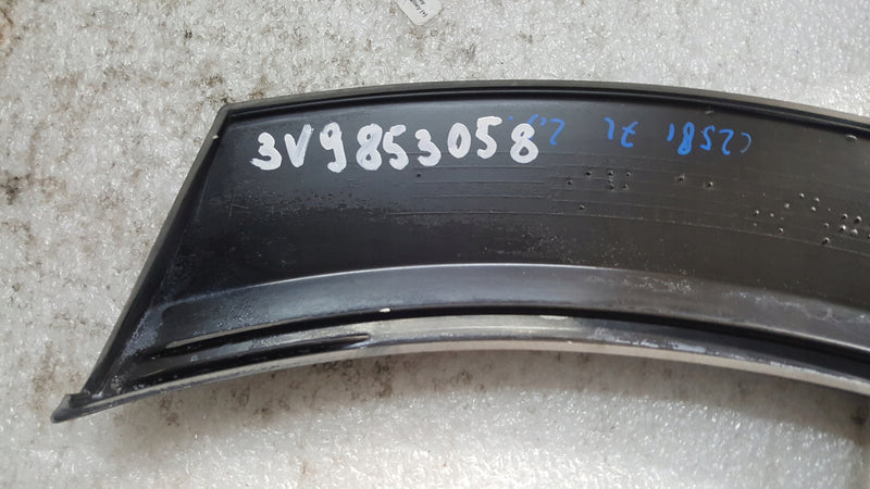 Listwa nakładka błotnika prawy tył SKODA SUPERB SCOUT 3V9853058 NOWA ORYGIN