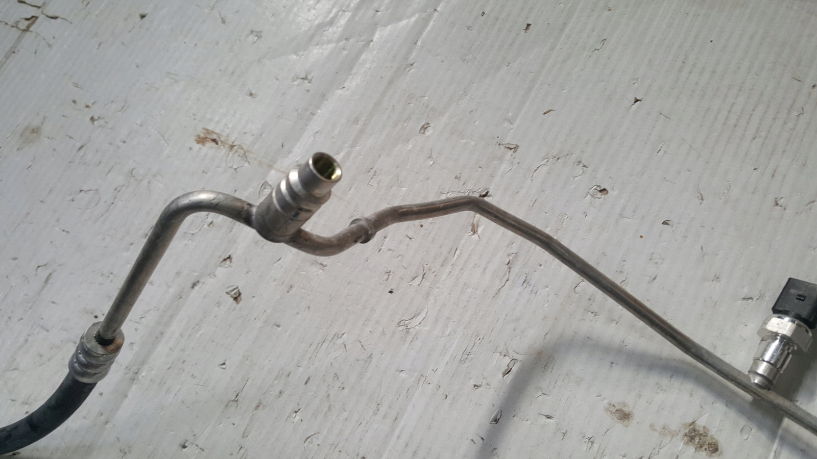 Rurka przewód klimatyzacji VW AUDI SEAT SKODA 5Q0816741C demontaż