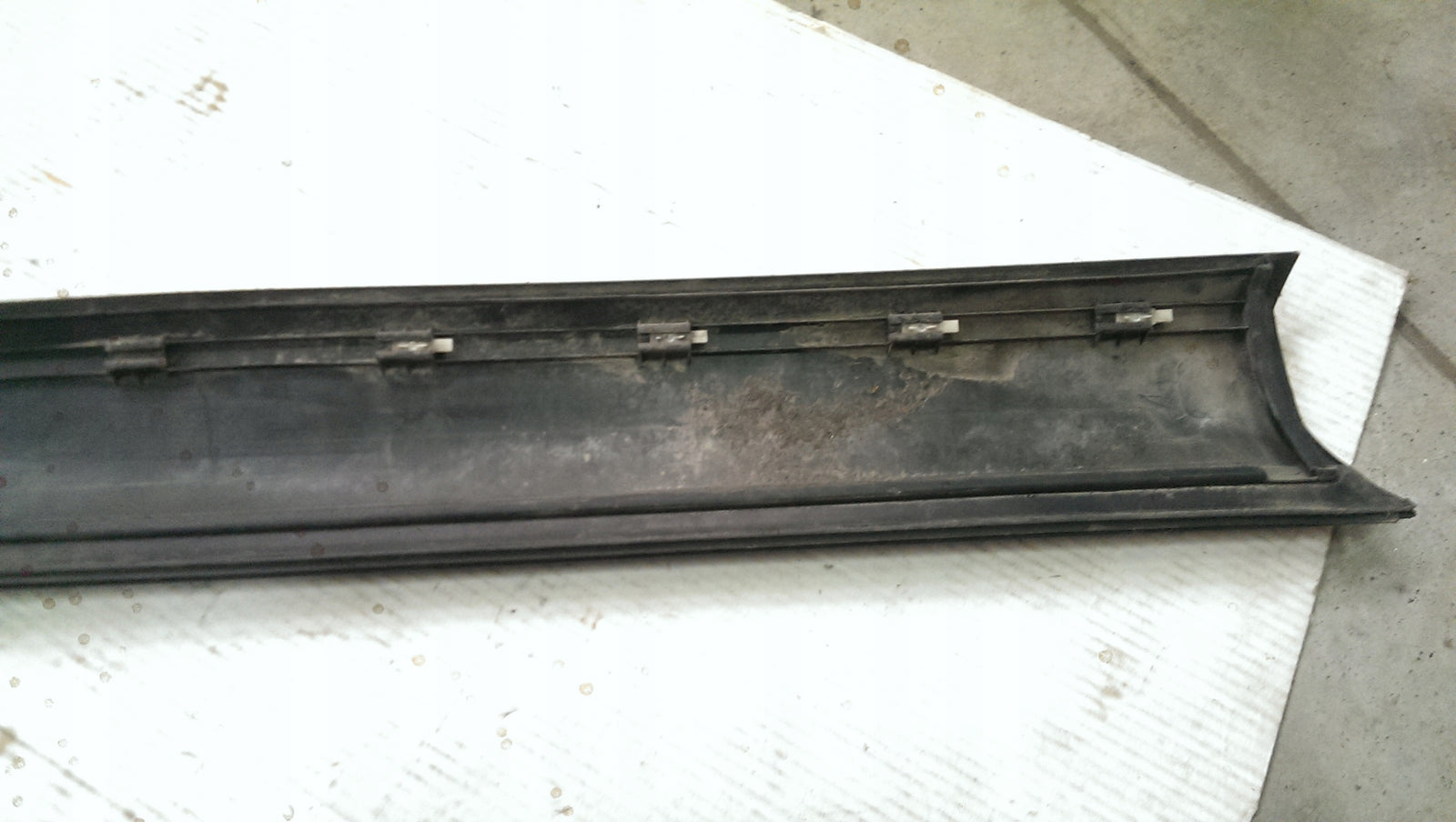 Listwa drzwi prawy przód VW TOUAREG 7L6837788D