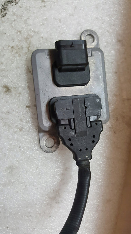 Sonda lambda czujnik NOX VW-- AUDI 059907807J demontaż