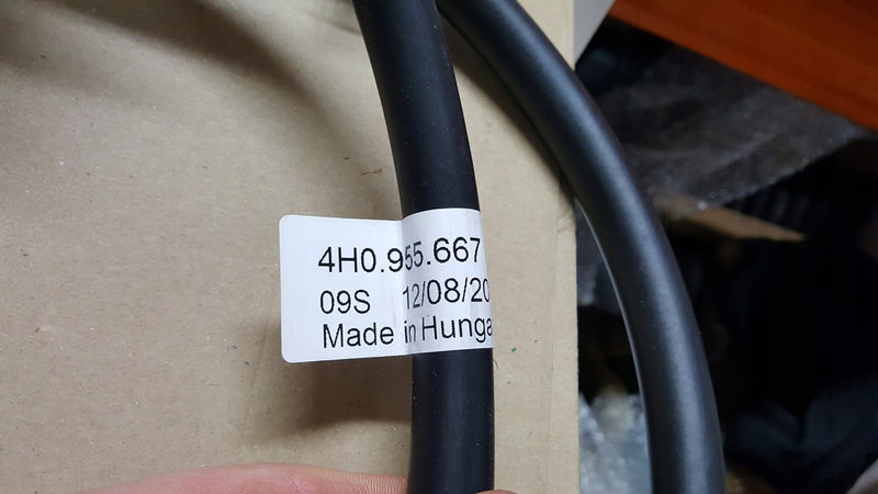 NOWY ORYGINALNY przewód spryskiwaczy reflektorów AUDI A8 (D4) 4H0955667