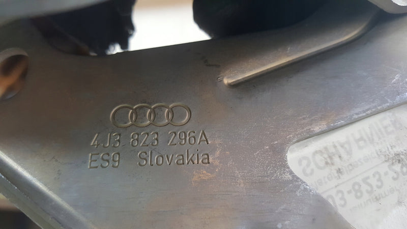 NOWY ORYGINALNY prawy zawias maski AUDI e-tron GT 4J3823296A