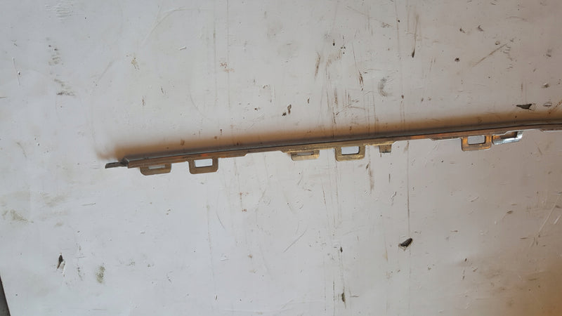Listwa chrom zderzaka tylnego VW PASSAT (B8) 3G0853835 demontaż