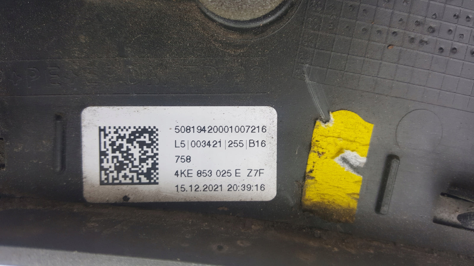 AUDI E-TRON LISTWA BŁOTNIKA LEWA TYŁ 4KE853817