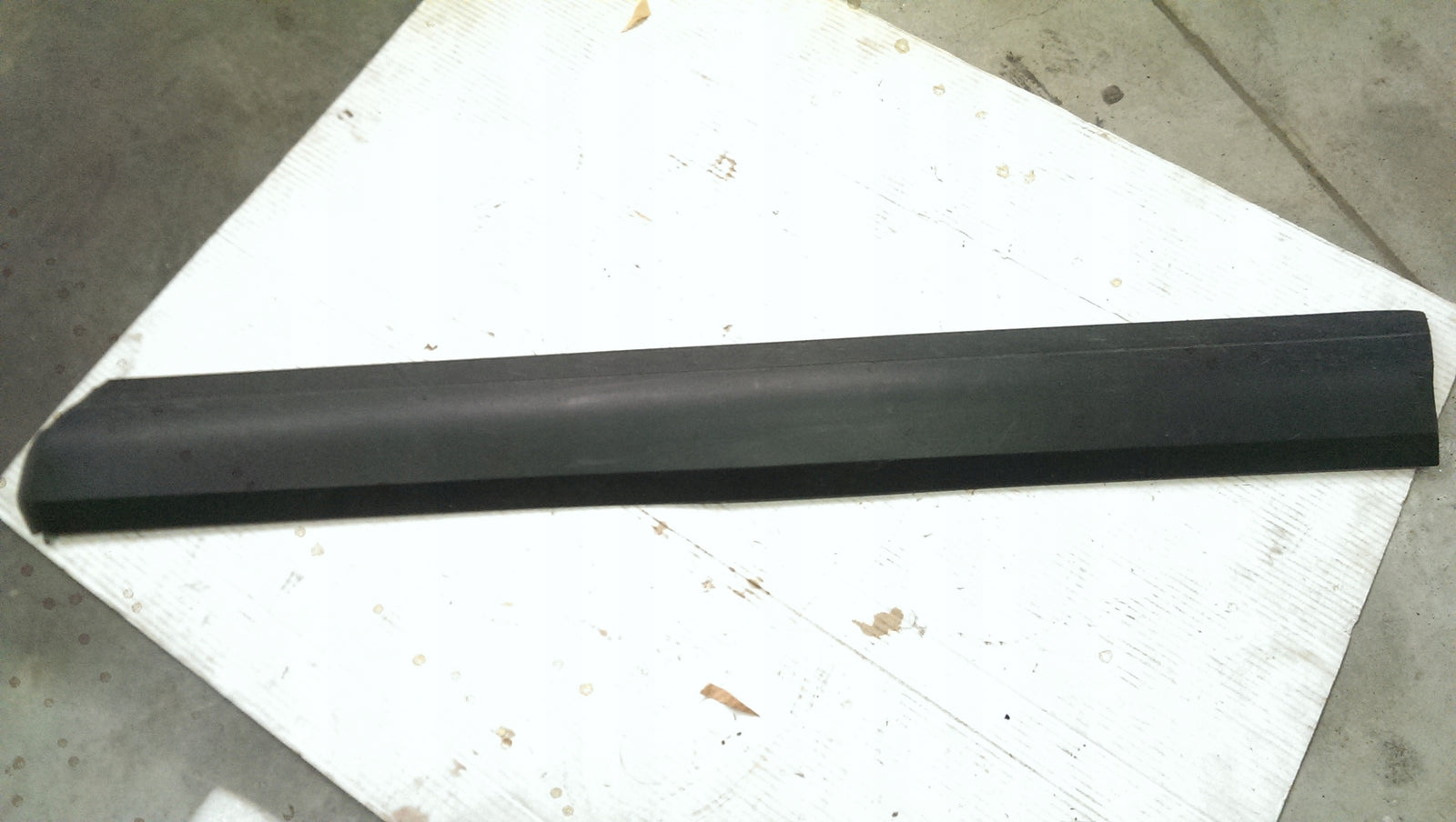 Listwa drzwi prawy przód VW TOUAREG 7L6837788D