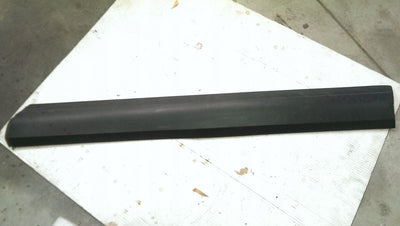 Listwa drzwi prawy przód VW TOUAREG 7L6837788D