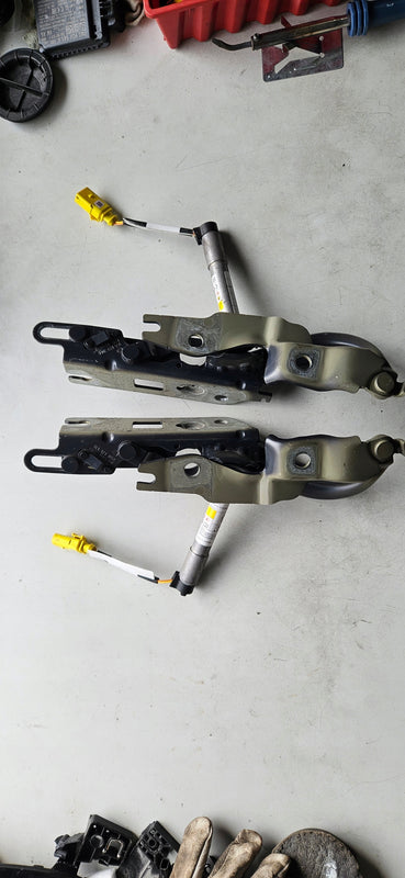 ORYGINALNE zawiasy maski L+P Vw ID.7 14A823306B 14A823305B