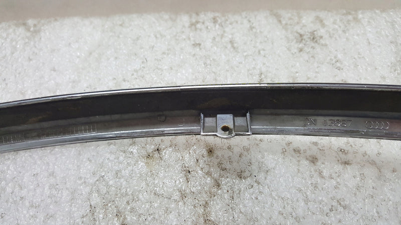 AUDI A6 C6 LIFT 08- OZDOBNA LISTWA CHROM ZDERZAKA PRZÓD LEWA 4F0853065