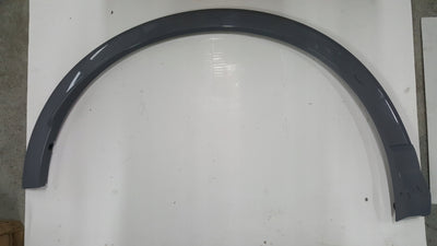 Listwa błotnika prawy tył AUDI Q4 E-TRON 89A853818E demontaż