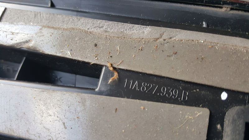 Mocowanie spoilera tył LE + PR strona VW ID.4 11A827939B 11A827940B