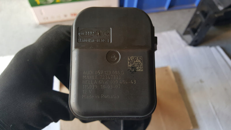 Kolektor ssący lewy 4.0 TDI VW TOUAREG AUDI A8 Q7 Q8 057129711BF demontaż