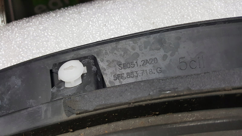 Listwa błotnik prawy przód CUPRA FORMENTOR 5FF853718G demontaż