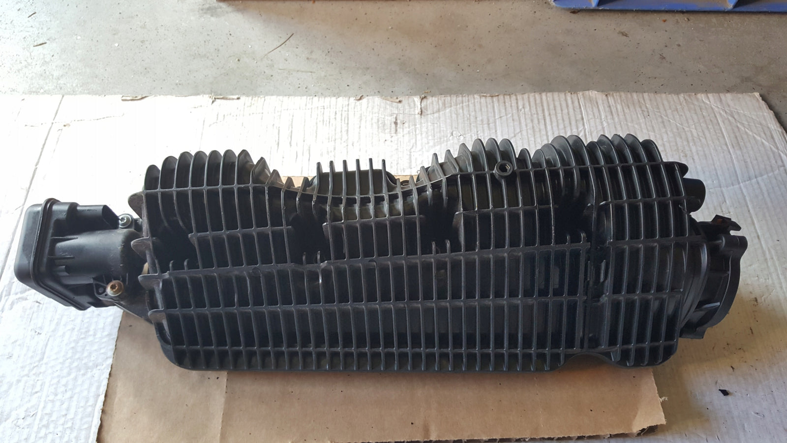 Kolektor ssący lewy 4.0 TDI VW TOUAREG AUDI A8 Q7 Q8 057129711BF demontaż
